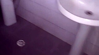 peladas no posto de gasolina frentista n�o aguentou e meteu a rola na putinha