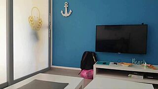 Hey, how did this milf suddenly get sperm in her ass from a stranger in the hostel?