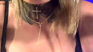 Working out at the gym on Avenida Paulista got me so hot with sweat dripping down to my wet spot! 💦🏋️‍♀️