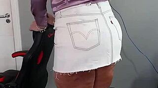 Hey, check out this super sexy vibe that's all about that effortless charm.