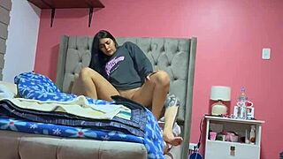 Hey, my girlfriend's parents left us alone at home and we had real homemade fun riding cowgirl style! 🔥🍑