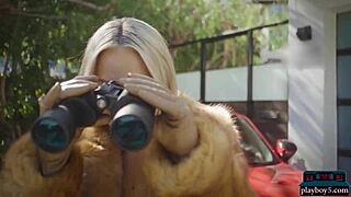 i uh alexis texas stripping hot on car bubble butt