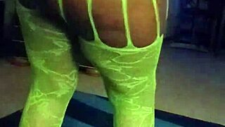 check out my big booty cousin dancing naked like that