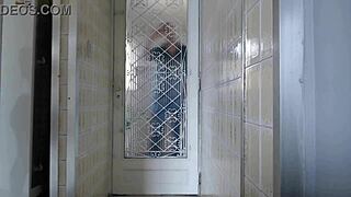 The sexy latina gives a blowjob to the delivery guy in homemade amateur style.