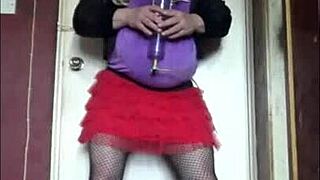 I love tasting my shy bisexual lover's pee while we film it