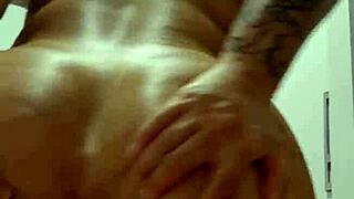 Young flasher tries to convince her man to leave his wife for her.