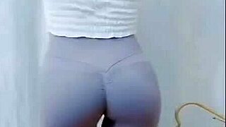 hey, check out this asian girl dancing with cool moves