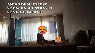 amigo se mete a la cama mientras mi esposo se va a capacitacion y alquilamos dos camas para todos
