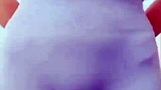 hey, check out this asian girl dancing with cool moves