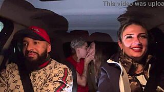 uber mulher pega um casal de lesbica no aeroporto de guarulhos e acabam fazendo a maior putaria dentro do carro todos se chupando e se melando