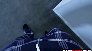 Hey, mature woman called me to her bedroom for some wild fun