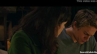 Lizzy Caplan In Frankie Boom 2013