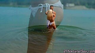 Come on, glamorous babe, suck and fuck me passionately!