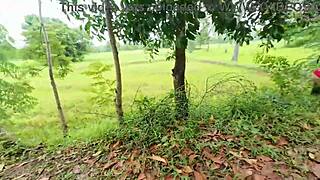 i thai girl walkin showin pussy on roadside with clear thai sound