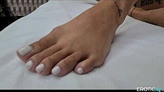 hey, why not dive into foot fetish fun? these extreme horny teens 18+ satisfy with toes and licks!