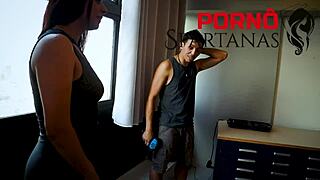 Modesto explores dedo mole in sensual encounter