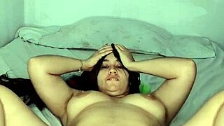 Hey, this hot Latina seduces with her tight creamy pussy and cums hard! 🔥💦