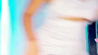 Hey check this skinny ass shaking dance live 🔥🍑