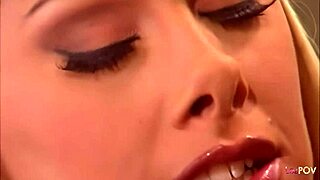 lewd blondes eat shaved pussies in bath then dildo fuck 😍👅🛁